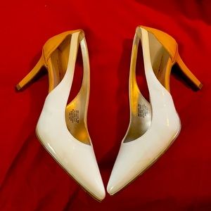 Bandolino White and Nude Pumps